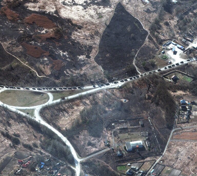 El convoy militar ruso de 64 kilómetros que se acerca a Kiev