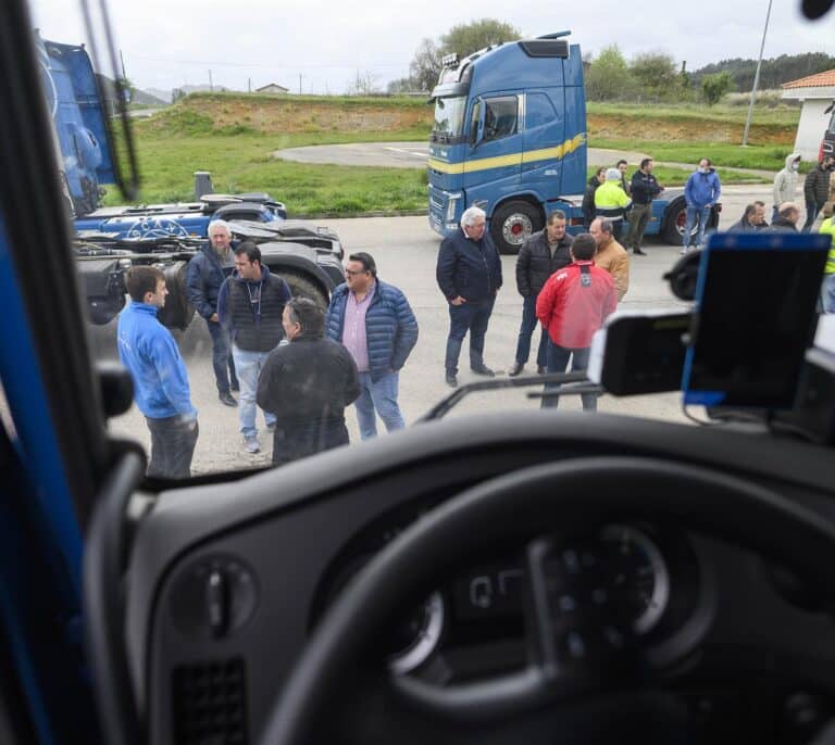 El Gobierno moviliza a 23.500 agentes contra los piquetes de la huelga de transportes