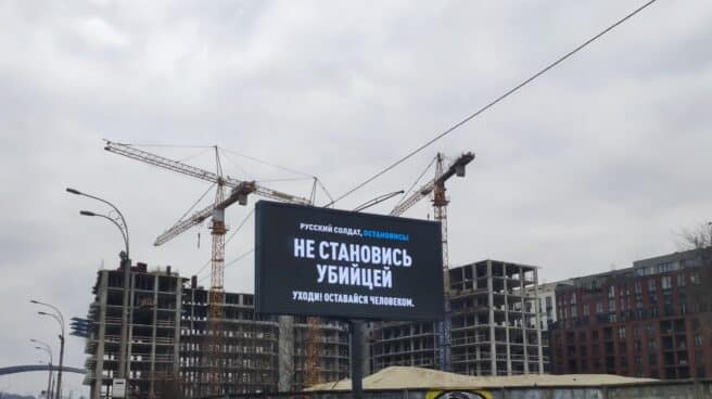 Los recursos naturales de Rusia y Ucrania Un cartel en Kiev insta a los soldados rusos a que no se conviertan en asesinos