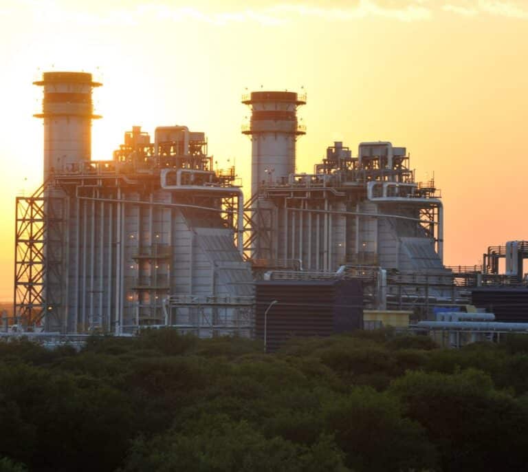 España ya contempla un corte de suministros de gas y petróleo por parte de Rusia