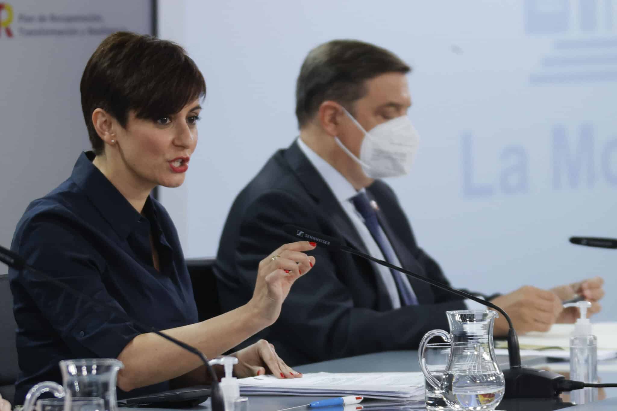 Isabel Rodríguez y Luis Planas, en la rueda de prensa posterior al Consejo de Ministros de este martes