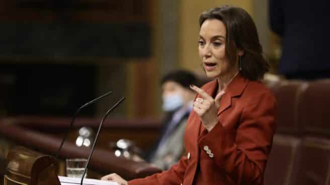 La coordinadora general del PP, Cuca Gamarra, interviene en una sesión plenaria, en el Congreso de los Diputados.