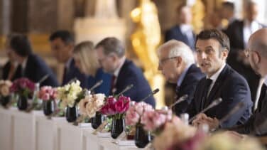 EEUU prohíbe la importación de marisco, vodka y diamantes rusos