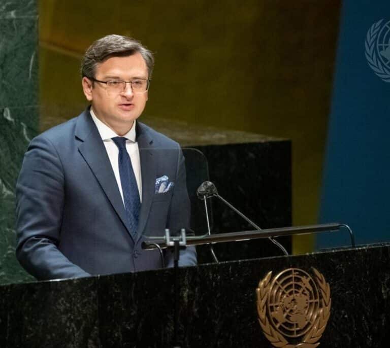 El ministro de Exteriores de Ucrania desmiente a Putin y ve "cero avances" en las conversaciones con Rusia