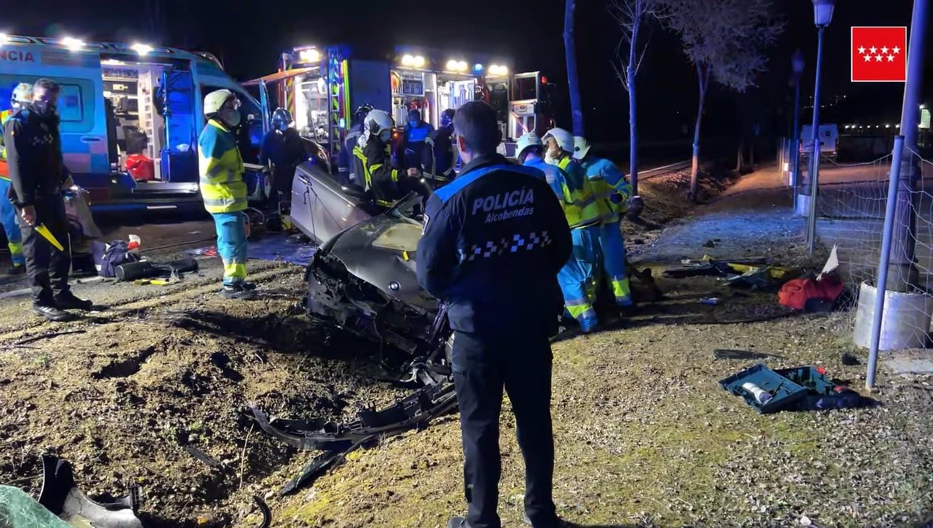 Un hombre herido grave tras impactar su vehículo contra un árbol en Alcobendas