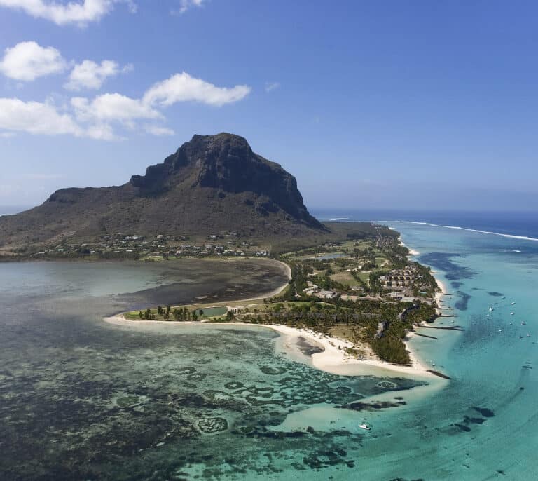 Del Quijote a las Islas Mauricio: Madrid amplía a los mayores de 55 años su oferta de viajes