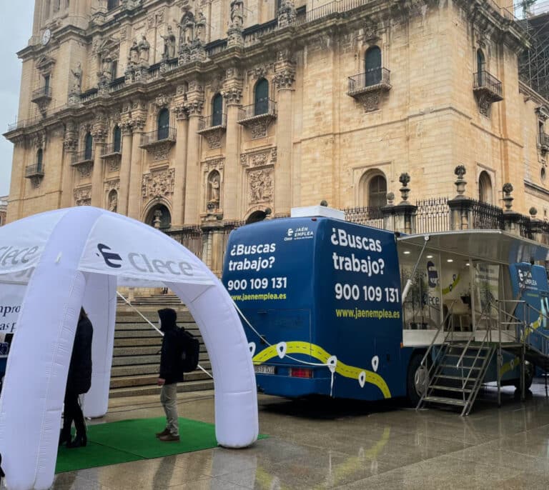 Próxima parada, tu futuro: arranca 'Jaén Emplea', el primer autobús laboral de Clece