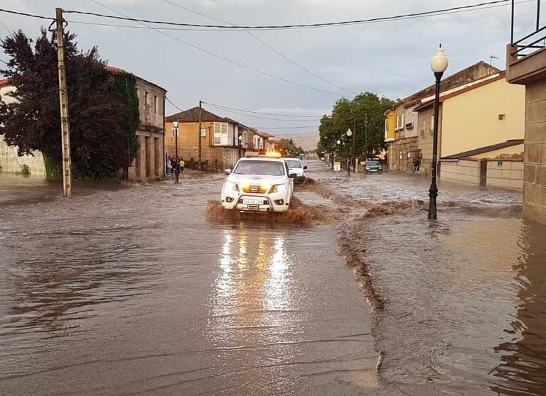 Alerta roja en el litoral de Alicante por fuertes lluvias