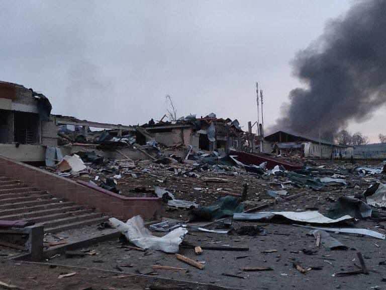 Rusia alardea de haber matado a "180 mercenarios extranjeros" en la base militar ucraniana