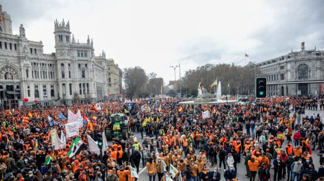 Decenas de miles de personas se manifiestan en la marcha por el mundo rural, en Madrid