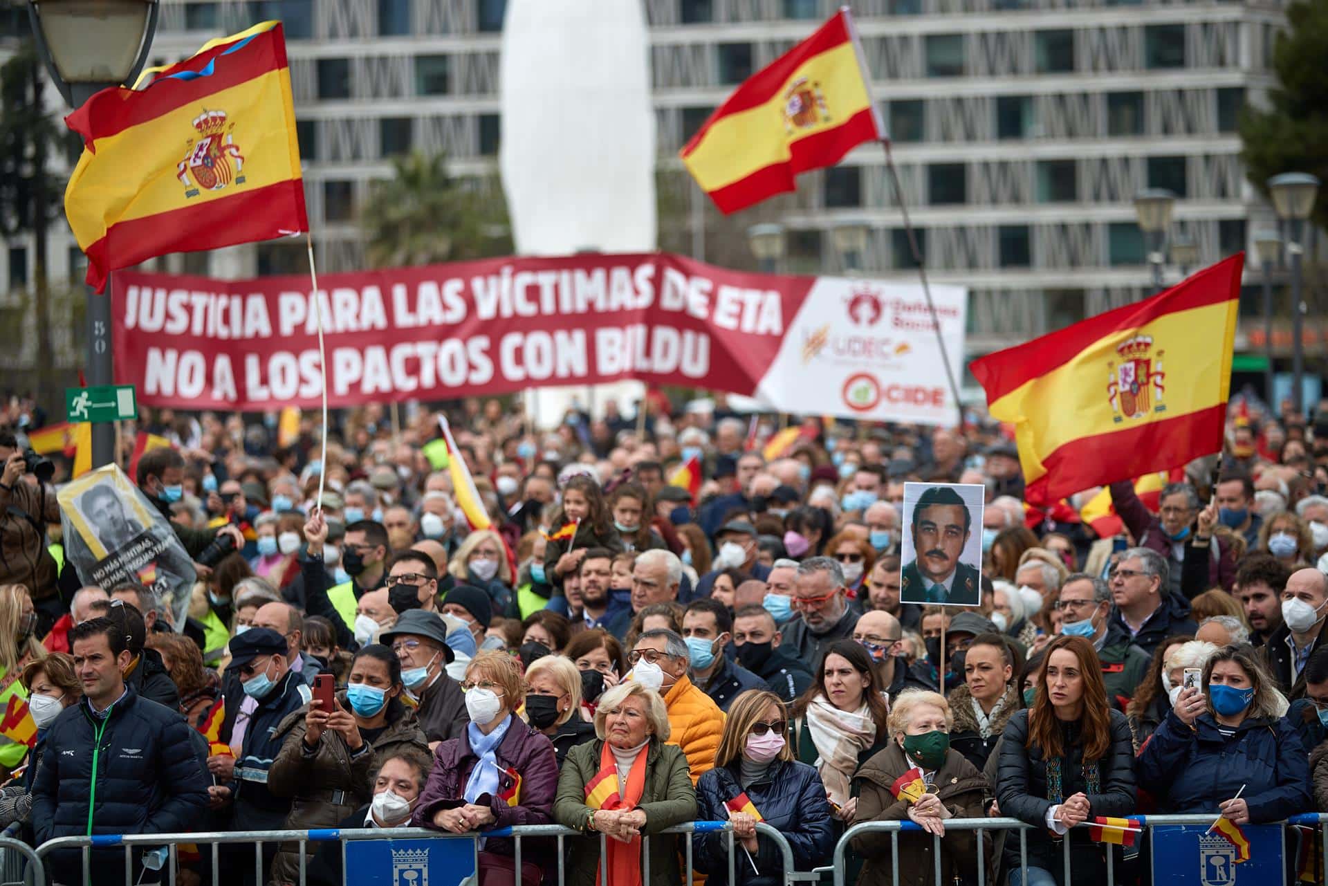Manifestación en Colón en defensa de las víctimas del terrorismo.