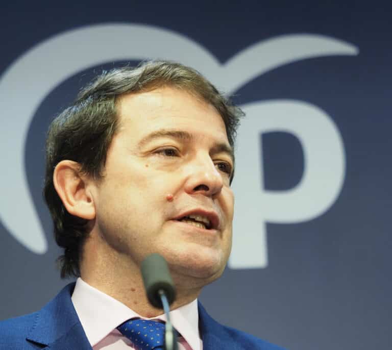 Mañueco y Vox chocan por Agricultura y la dirección de Comunicación en Castilla y León