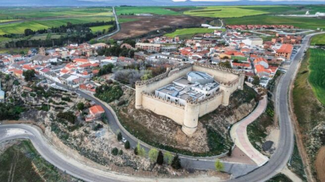 Vista aérea del castillo de Maqueda (Toledo), al pie de la autovía de Extremadura.