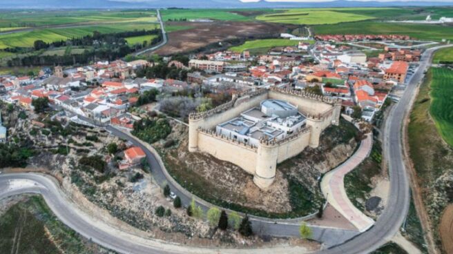 castillo-maqueda-guardia-civil-25-precio-inicial Vista aérea del castillo de Maqueda (Toledo), al pie de la autovía de Extremadura.