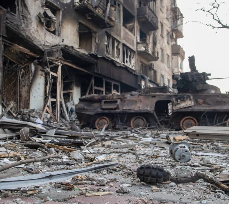 300 personas murieron por el bombardeo al teatro de Mariúpol