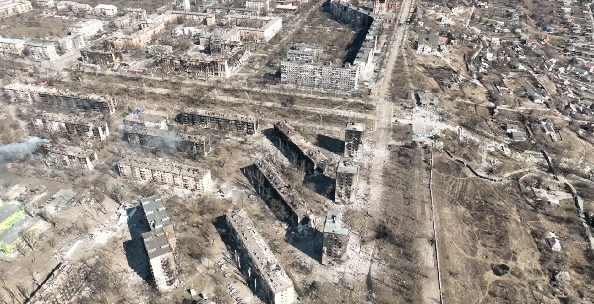 Un dron registra desde el aire la destrucción total de Mariúpol
