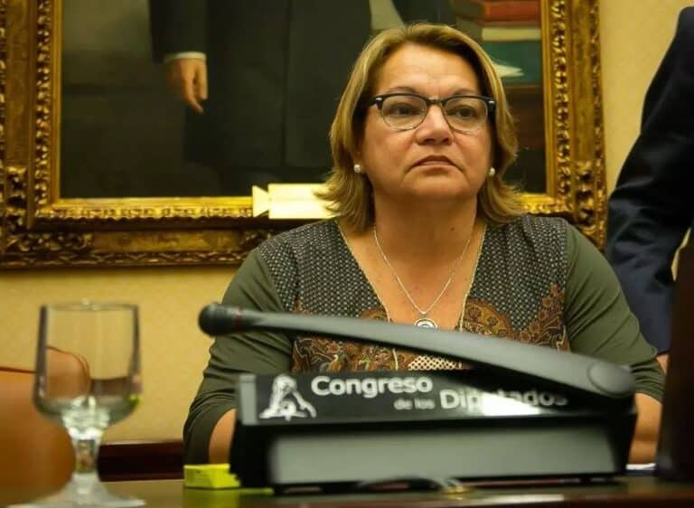 Una diputada de Podemos en el Congreso se pasa al Grupo Mixto y deja al partido con sólo 33 escaños