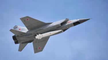 Misiles hipersónicos: "el arma ideal" de Putin con capacidad nuclear que vuela a 12.000 km/hora