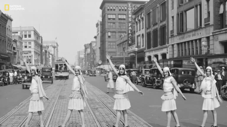 Fox Roller Skating Girls