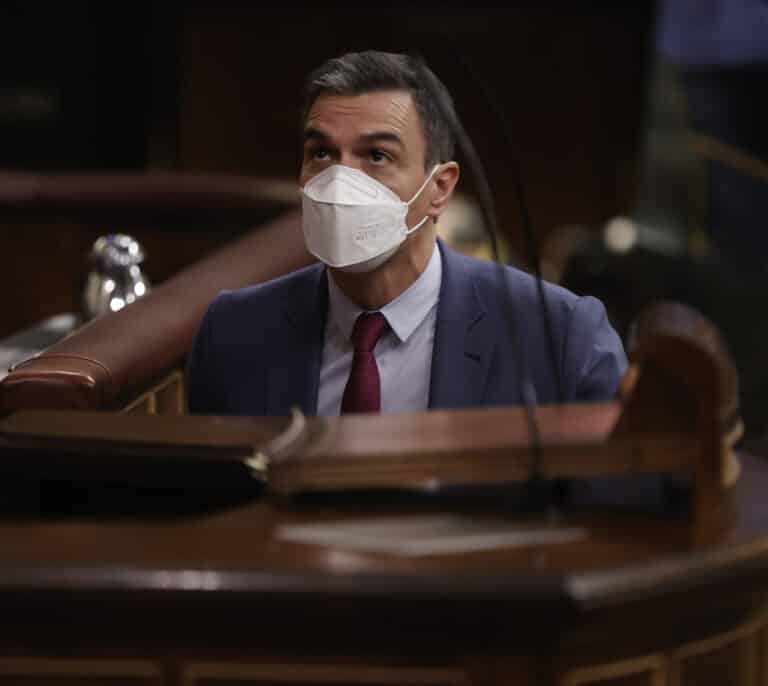 Sánchez rectifica y anuncia ahora que España también entregará material ofensivo a Ucrania