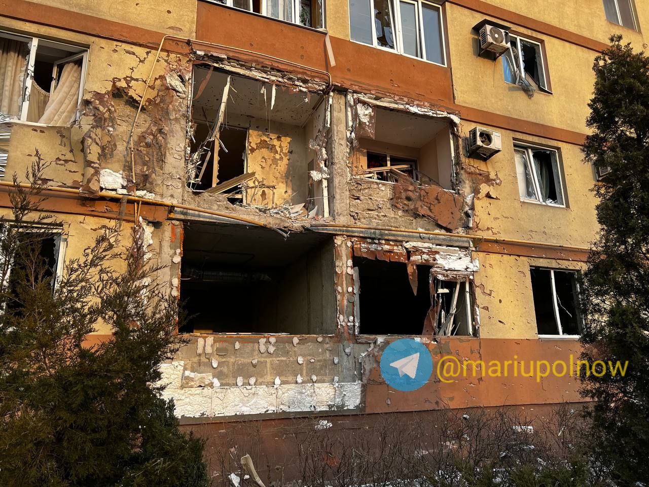 Mariupol denuncia el bombardeo ruso sobre una escuela con 400 refugiados