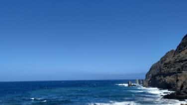Muere un hombre y una niña en estado crítico tras ahogarse en unas piscinas naturales de La Gomera