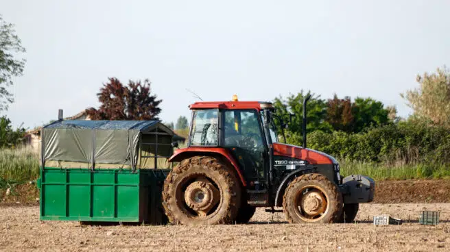 El gasoil agrícola machaca al campo: usar el tractor cuesta 1.500€ más al mes que hace un año