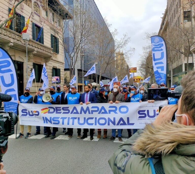 Decenas de policías nacionales denuncian su situación "insostenible" en Cataluña