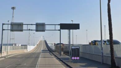 Hallan muerta a una mujer de 30 años bajo el puente del puerto de Barcelona