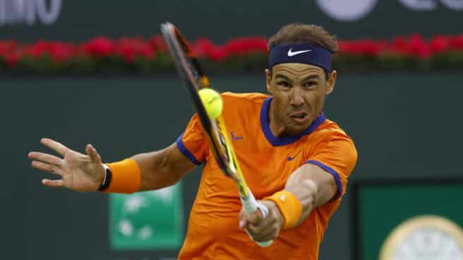 Nadal estará 6 semanas de baja tras jugar la final de Indian Wells con una fisura en las costillas Rafa Nadal en la final de Indian Wells