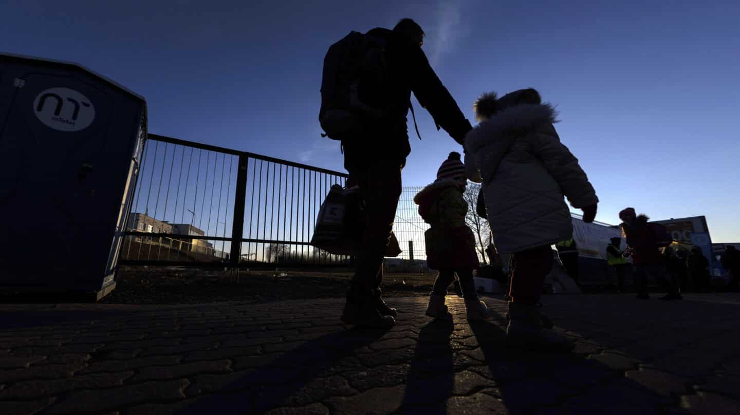 Refugiados ucranianos en la frontera entre Ucrania y Polonia en el pueblo de Medyka (Polonia).