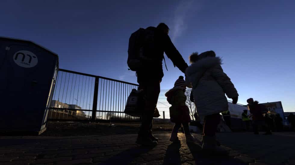 Refugiados ucranianos en la frontera entre Ucrania y Polonia en el pueblo de Medyka (Polonia).