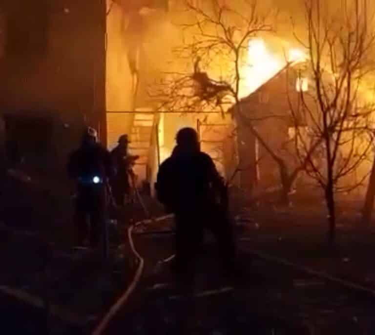 Rusia intensifica los bombardeos en barrios de Kiev y ciudades cercanas