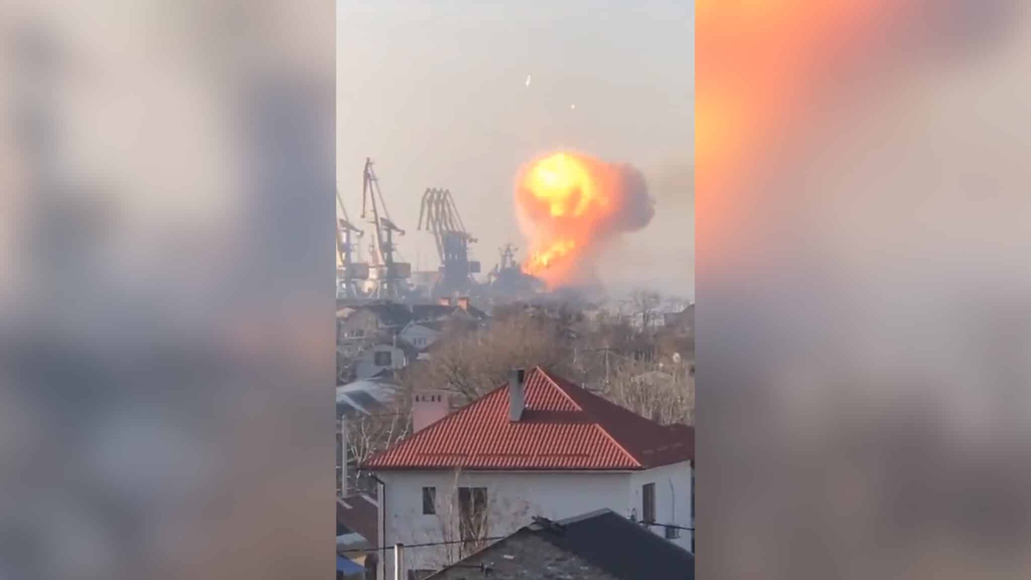 Ucrania destruye un buque ruso cerca de Mariúpol