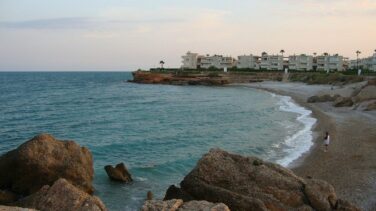 Hallan el cadáver de un hombre con varios disparos en la costa de Vinaròs