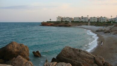 Hallan el cadáver de un hombre con varios disparos en la costa de Vinaròs