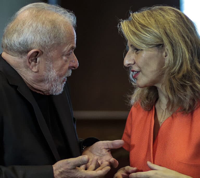 Yolanda Díaz retrasa su campaña  ante la garantía de Sánchez de que no adelantará elecciones