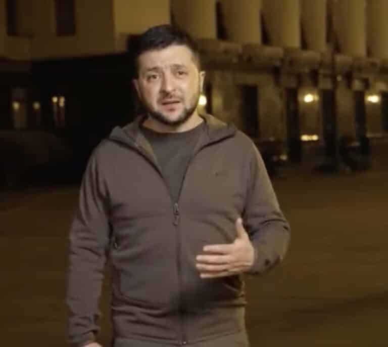 El discurso de Zelenski tras un mes de guerra: "Salid de vuestras casas para apoyar a Ucrania"