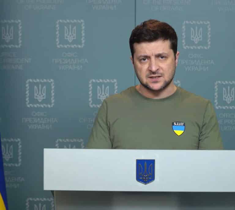 Zelensky mantiene su actividad mientras Rusia difunde que ha huido a Polonia: "El presidente está en Kiev"