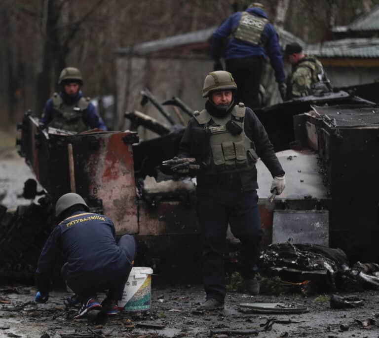 Ucrania asegura que ha expulsado a las fuerzas rusas de la región de Kiev