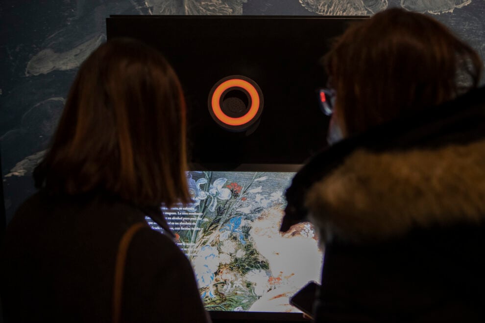 Imagen de los difusores disponibles en la sala de la exposición olfativa “La esencia de un cuadro”