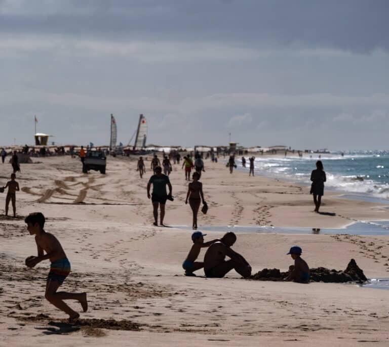 El tiempo estable con cielos poco nubosos y temperaturas que pasarán de los 30 grados este Viernes Santo