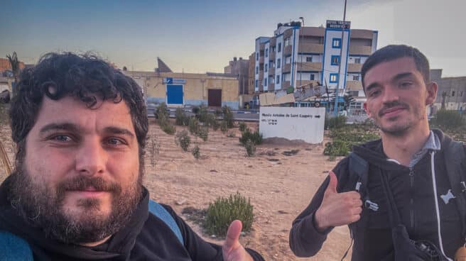Selfie de periodistas freelance españoles en Marruecos