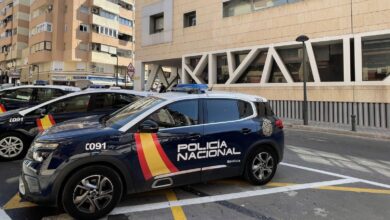 Detenidos tres individuos por agredir a dos jóvenes para alterar su testimonio en una investigación