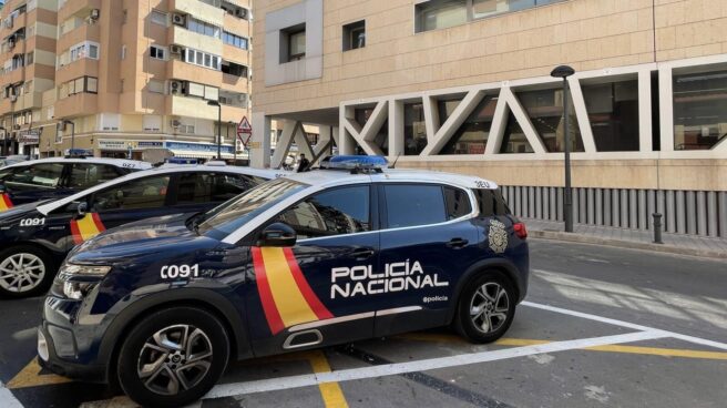 Detenidos los padres de un niño al que obligaban a traficar en el instituto Policía Nacional de Alicante, en foto de archivo