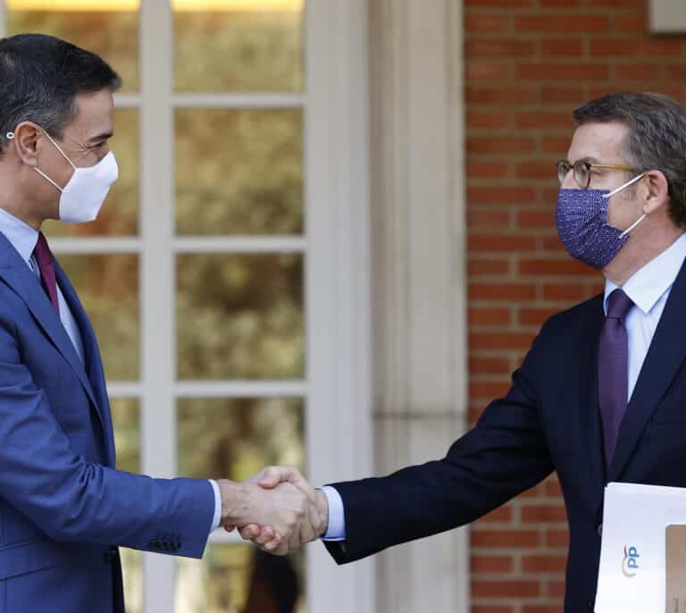 Las propuestas económicas de Feijóo rechazadas por Sánchez: de ajustes en el IRPF a bajar el IVA de la luz