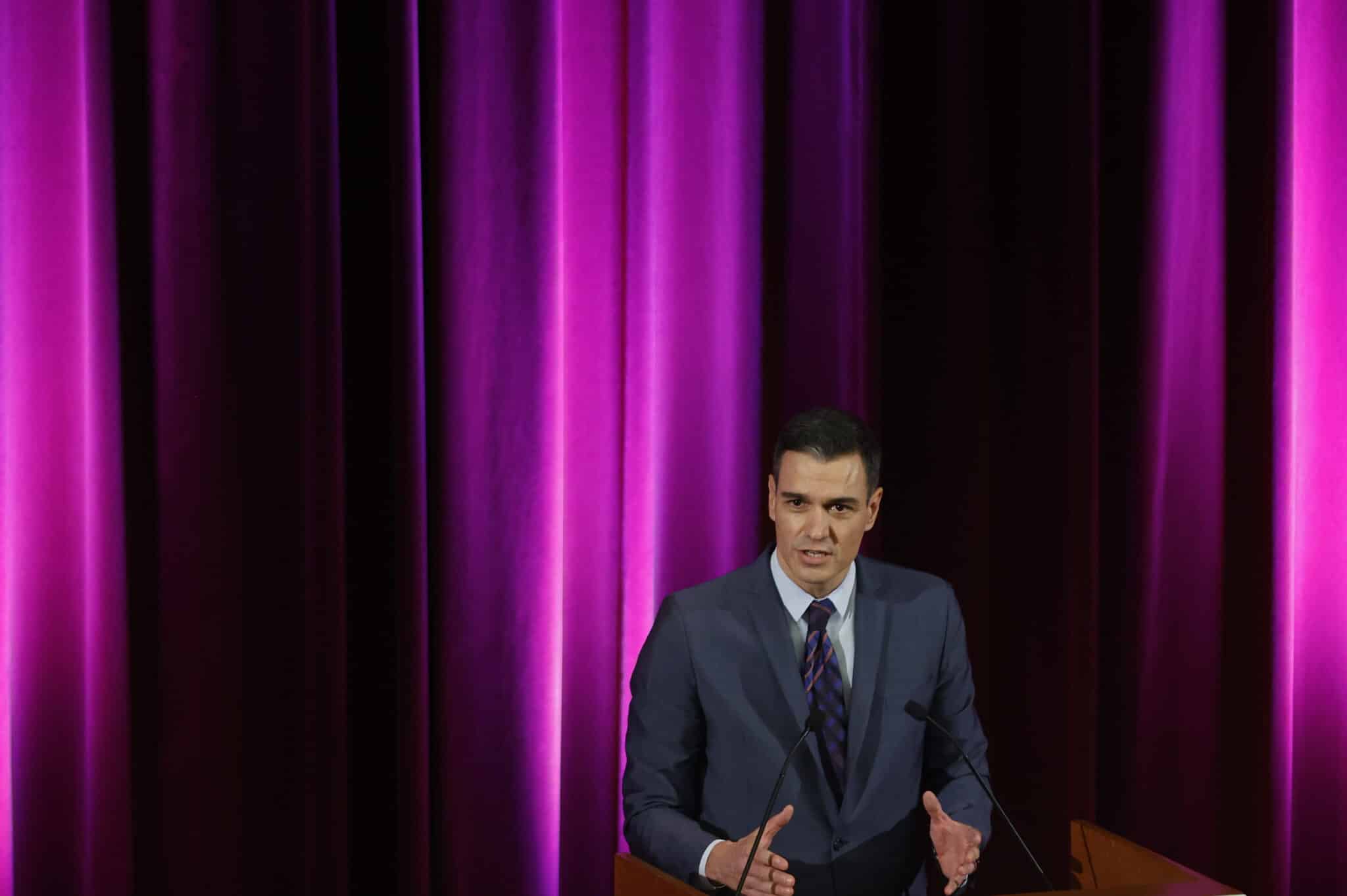 Pedro Sánchez, hackeado o salvado