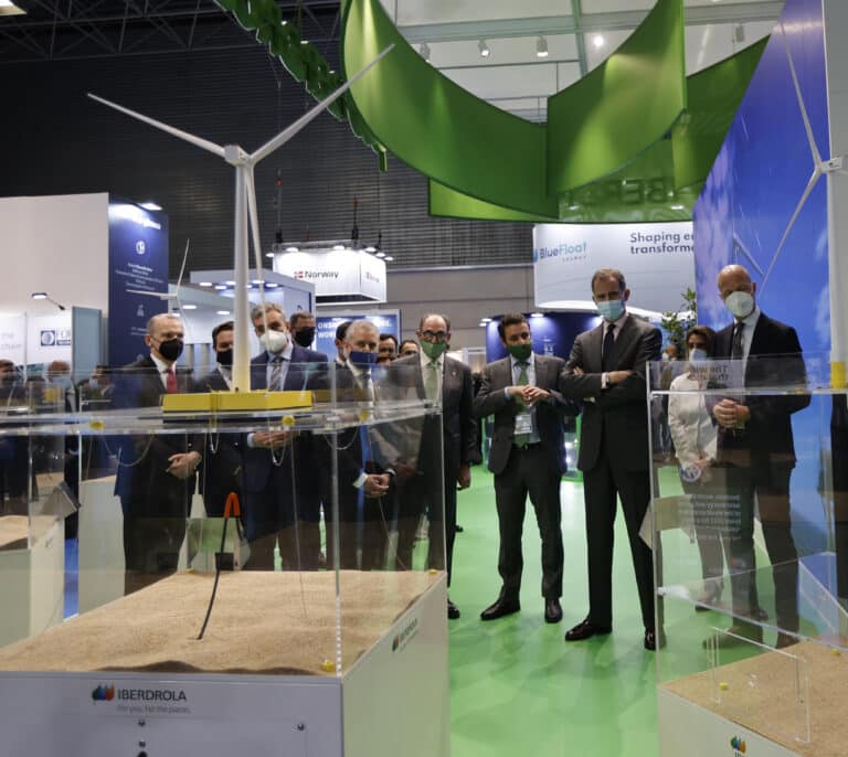 Las energéticas piden agilizar permisos para ampliar la red de 1.260 parques eólicos