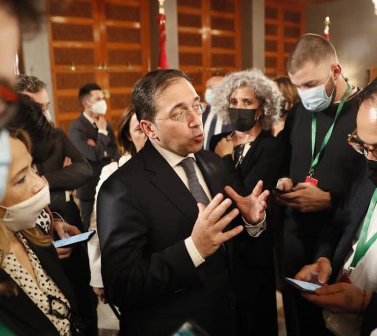 Albares promete una respuesta "serena y firme" a Argelia: "No hay ninguna dificultad en el flujo del gas"