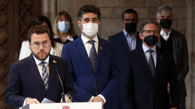 Pere Aragonès comparece acompañado por su Ejecutivo. Pere Aragonès comparece acompañado por su Ejecutivo.